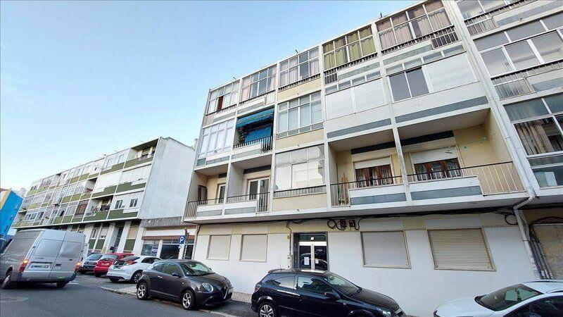 Apartamento T2 em Mem Martins