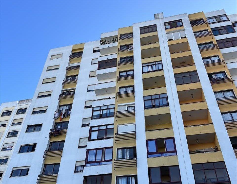 Apartamento T2 com varanda em Sintra